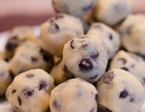 Bouchées surprises de cookie dough