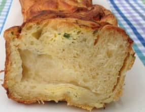 Brioche feuilletée à l’ail des ours et au Comté