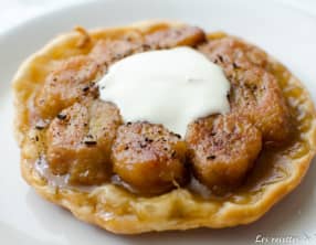 Tatin de banane avec une touche de vanille et de coco
