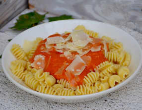 Radiatori sauce tomates poivrons