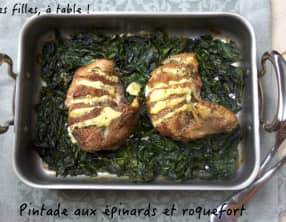 Pintade aux épinards et roquefort