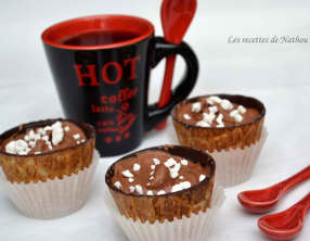 Cups à la mousse au chocolat et éclats de meringue