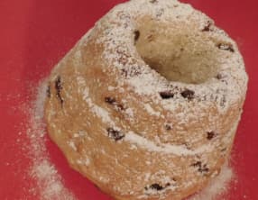 Kouglof aux raisins et oranges confites