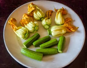 Fleurs de courgettes en tempura
