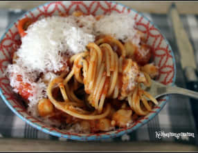 Spaghetti à la crème de poivrons et pois chiches