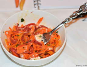 Carottes crues, chèvre et safran