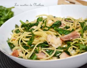 Spaghetti à la truite fumée et roquette fondante à l'ail
