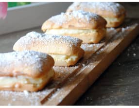 Minis génoises à la crème pâtissière, façon tropéziennes