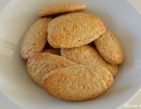 Cailloux à la purée d’amande et fève tonka