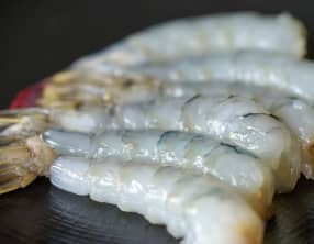 Décortiquer des gambas