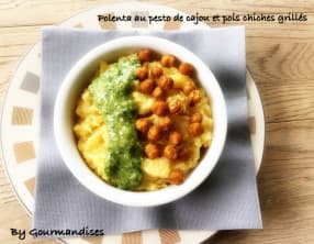 Polenta au pesto de cajou et pois chiche grillés