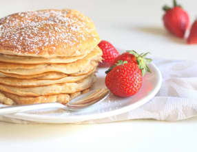 Pancakes healthy aux pommes sans oeufs et sans lait