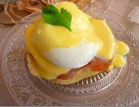 Oeuf bénédictine au marlin fumé