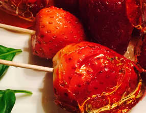 Fraises en habit de lumières