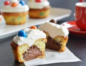 Cupcakes aux m&m's cœur Nutella et glaçage chantilly