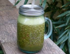 Smoothie vert fraises asperges et aloe vera