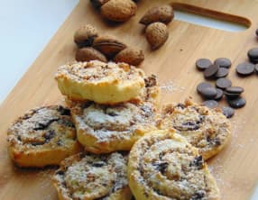 Brioches à la ricotta, au chocolat et aux amandes