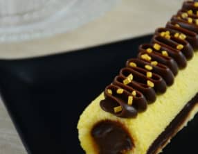 Bûche roulée chocolat et fruits de la passion