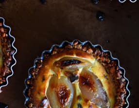 Tartelettes aux échalotes confites et chèvre frais