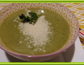 Velouté petits pois, artichauts, courgettes