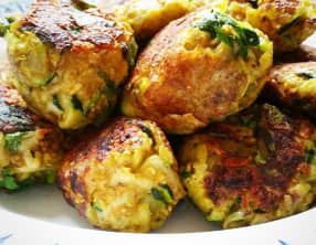 Boulettes végétariennes courgettes, oignons et curry