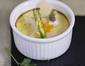 Flan d'asperges au parmesan et à l'orange