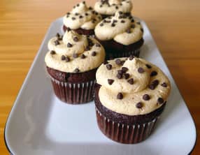 Cupcakes au chocolat et au beurre de cacahuète