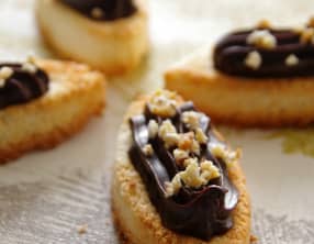 Barquettes noix de coco, chocolat aux éclats d'amandine