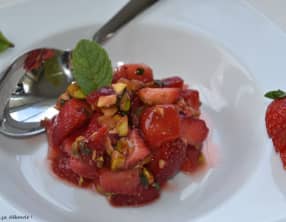 Tartare de fraises aux pistaches
