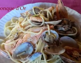 Spaghettis aux coques et crevettes