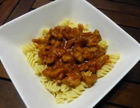 Fusilli au poulet et à la sauce arrabiata