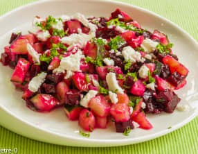 Salade de pomme de terre, courgettes, betteraves et fêta