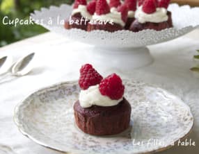 Cupcakes à la betterave, crème vanille et framboises