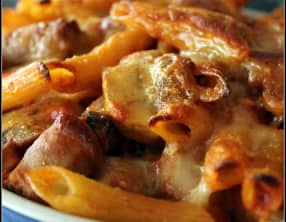 Gratin de penne aux chipolatas et champignons