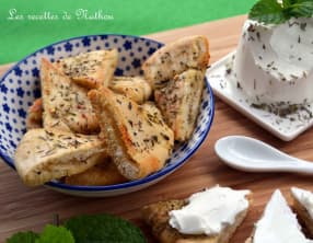 Pains pita grillés à l'huile d'olive et aux herbes grecques