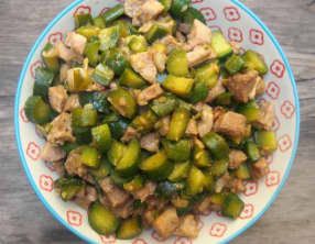 Carbonade de porc au concombre aux saveurs asiatiques