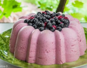 Mousse aux framboises et fruits rouges