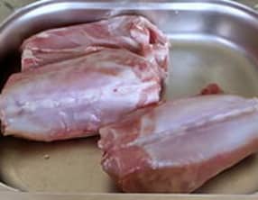 Lever les filets de lapin sur un râble