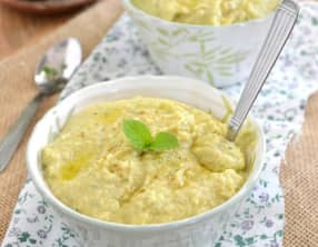 Purée de pois cassés à l'oignon et à la menthe