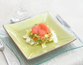 Timbale d'écrevisses au pamplemousse rose, coulis de concombre