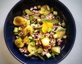 Risotto de sarrasin aux oignons nouveaux