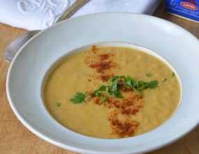 Crème d'Asperges au Paprika