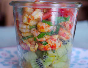 Verrine d'écrevisses au kiwi, au piment d'Espelette et au curry