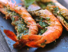 Gambas géantes au beurre d'herbes fraiches