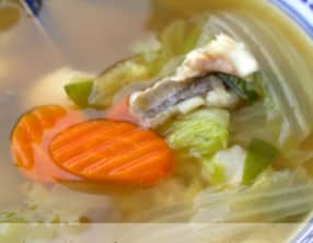 Bouillon clair aux légumes et au poisson