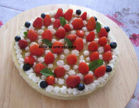 Tarte fraises rhubarbe et sa crème d'amandes