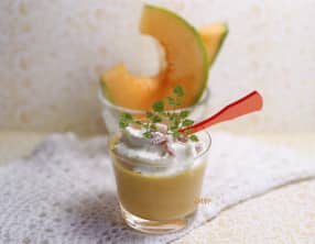 Cappuccino de melon au chèvre et au lard