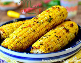 Épis de maïs grillé avec delicieuse marinade
