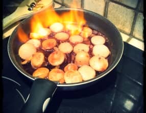 Boudins blancs aux échalotes flambés au porto
