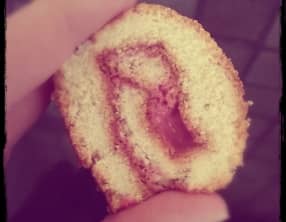 Génoise roulée à la framboise